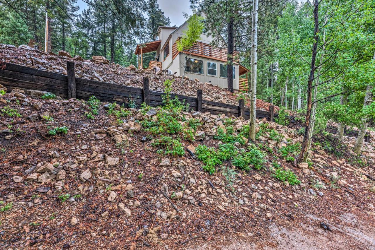 On The Rocks - A Modern Home With Decks And Views Клаудкрофт Екстериор снимка